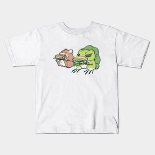 traveling frog eating sandwich lunch with mouse / tabi kaeru Kids T-Shirt